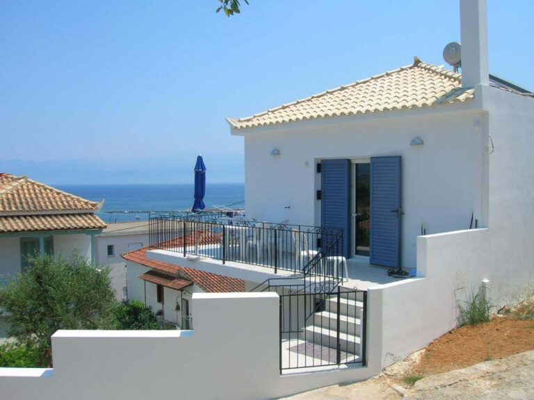 Read more about the article House 1 in Koroni